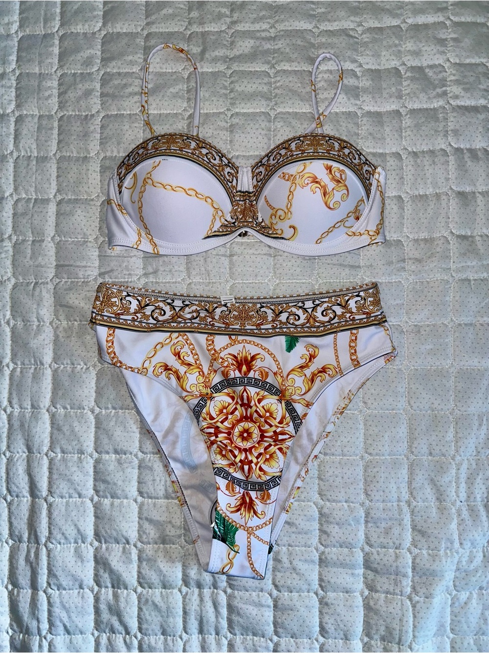 Temu White & Gold Printed Women's Bikini Set NWOT size M but fits like a S